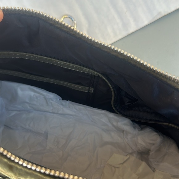 New GUESS Hoboken Velvet Zip-Top Crossbody - Picture 8 of 9